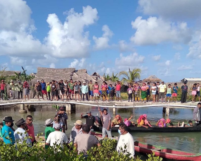 Comunidad guna en Guna Yala